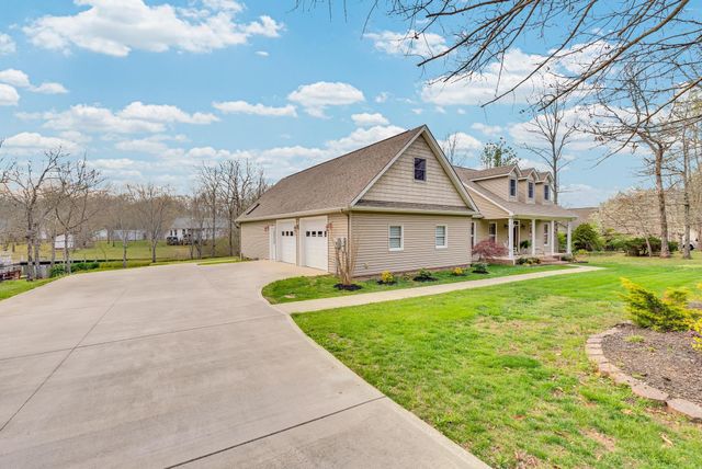 9019 Cherokee Trl, Crossville, TN 38572