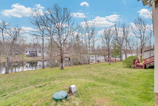 9019 Cherokee Trl, Crossville, TN 38572