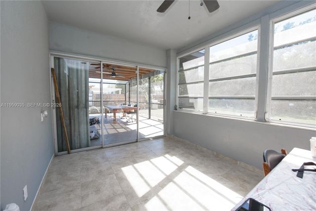 1560 NE 11th St, Homestead, FL 33033