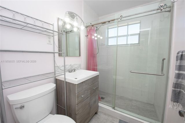 1560 NE 11th St, Homestead, FL 33033