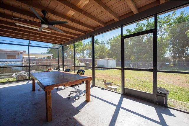 1560 NE 11th St, Homestead, FL 33033