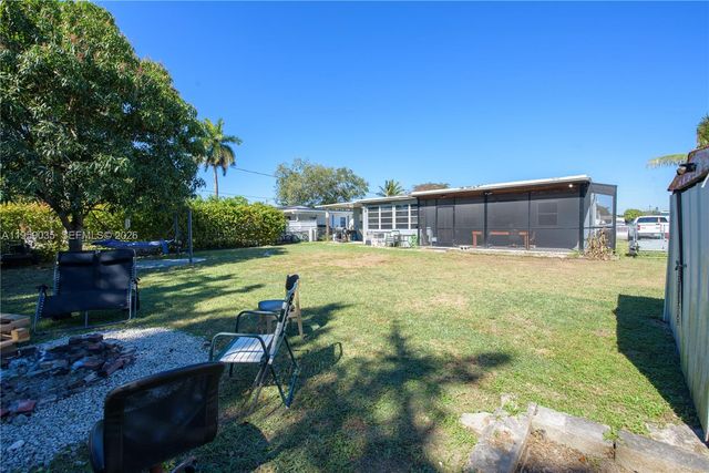 1560 NE 11th St, Homestead, FL 33033