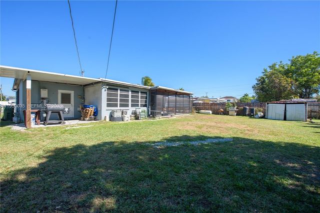 1560 NE 11th St, Homestead, FL 33033