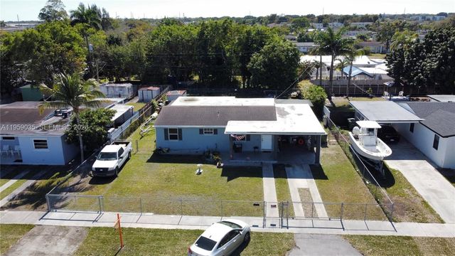 1560 NE 11th St, Homestead, FL 33033