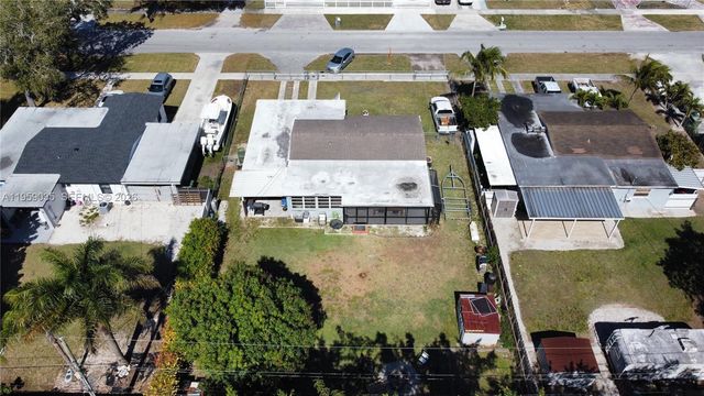 1560 NE 11th St, Homestead, FL 33033