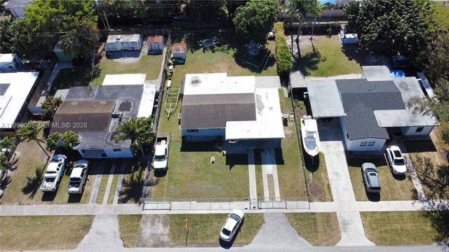 1560 NE 11th St, Homestead, FL 33033