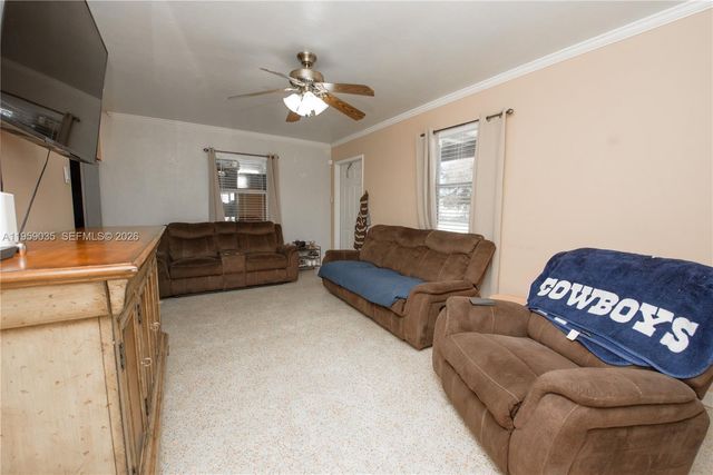 1560 NE 11th St, Homestead, FL 33033