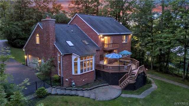 914 Underhill Road, Aurora, NY 14052