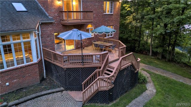 914 Underhill Road, Aurora, NY 14052