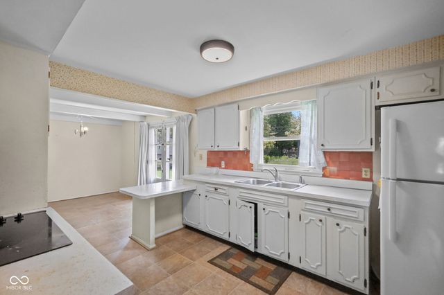 10211 Heather Hills Road, Indianapolis, IN 46229