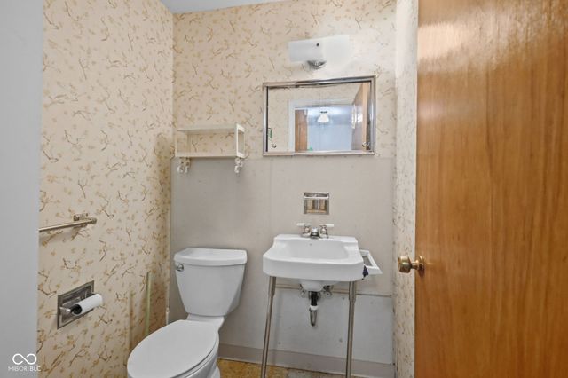 10211 Heather Hills Road, Indianapolis, IN 46229