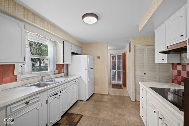 10211 Heather Hills Road, Indianapolis, IN 46229