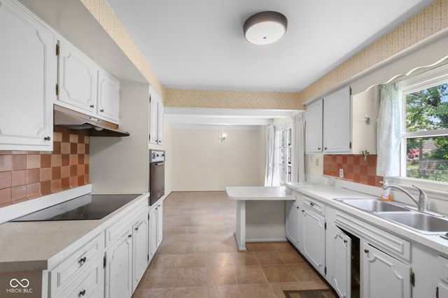 10211 Heather Hills Road, Indianapolis, IN 46229