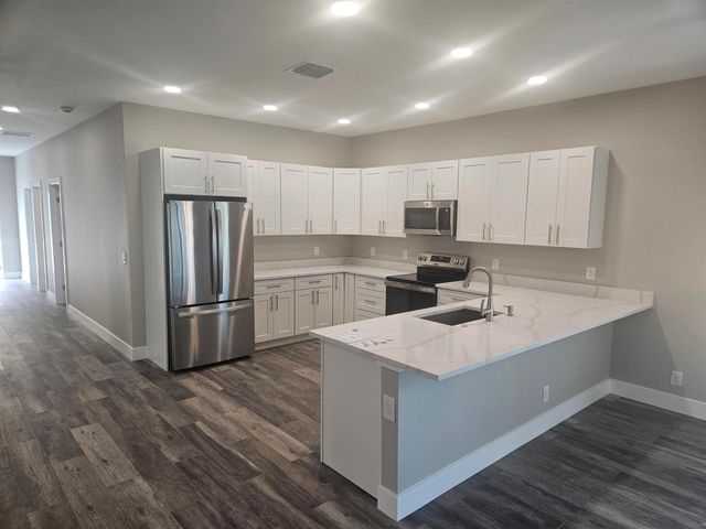 5227 SE Isabelita Avenue, Stuart, FL 34997