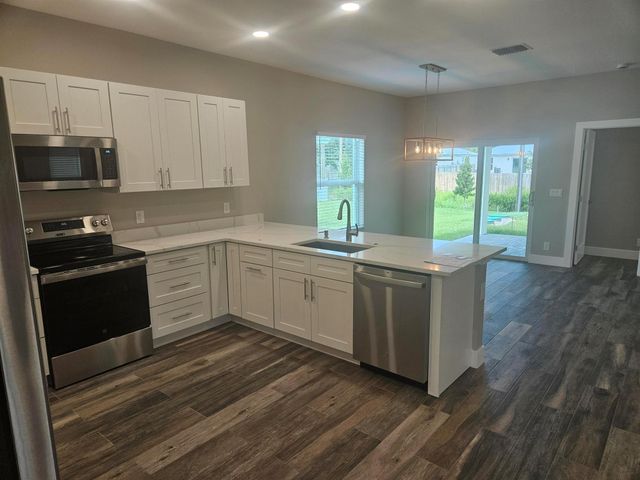 5227 SE Isabelita Avenue, Stuart, FL 34997