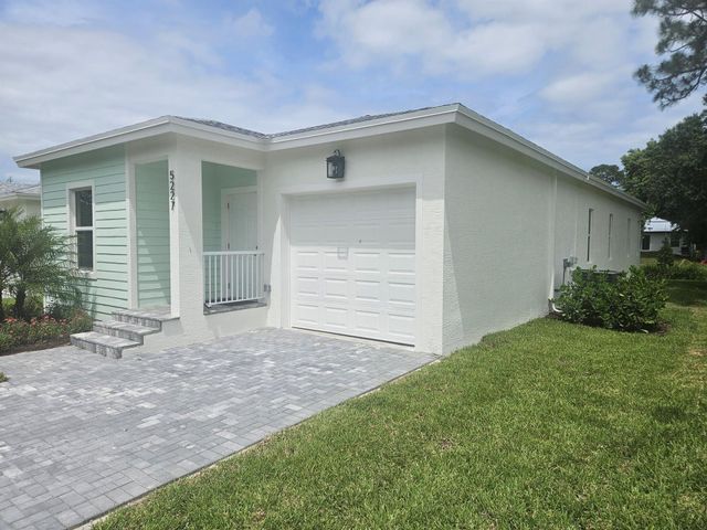 5227 SE Isabelita Avenue, Stuart, FL 34997