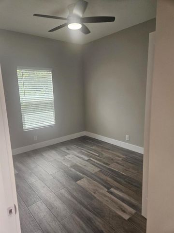 5227 SE Isabelita Avenue, Stuart, FL 34997