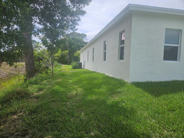 5227 SE Isabelita Avenue, Stuart, FL 34997