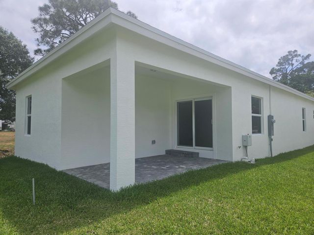 5227 SE Isabelita Avenue, Stuart, FL 34997