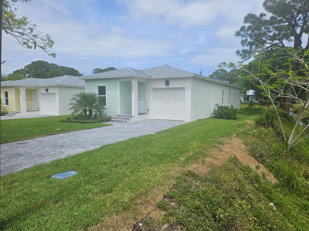 5227 SE Isabelita Avenue, Stuart, FL 34997