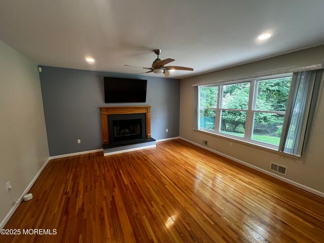 1624 Melville Street, Oakhurst, NJ 07755