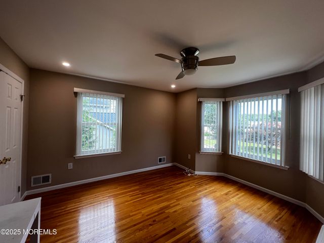 1624 Melville Street, Oakhurst, NJ 07755