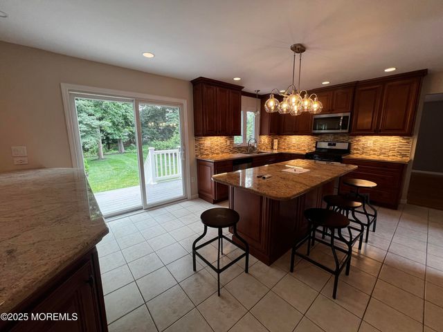 1624 Melville Street, Oakhurst, NJ 07755