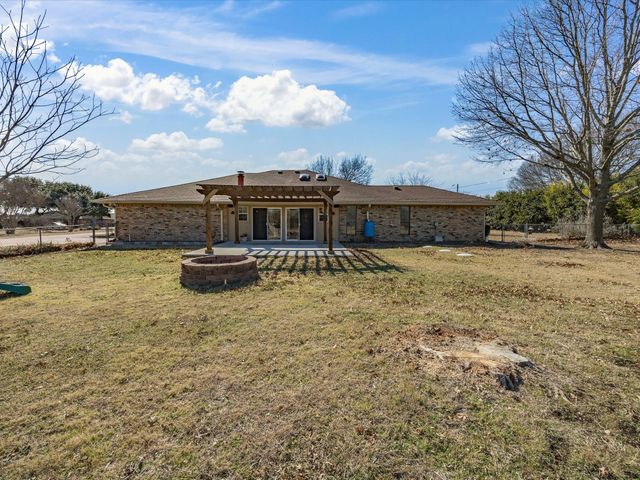 205 Rock Springs Court, Waxahachie, TX 75165