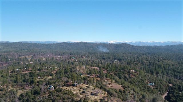 5650 Donkey Ln, Coulterville, CA 95311