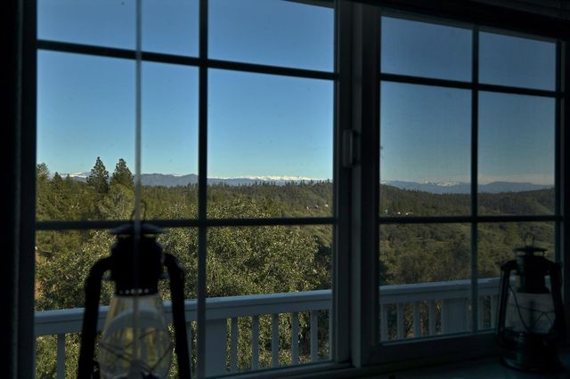 5650 Donkey Ln, Coulterville, CA 95311