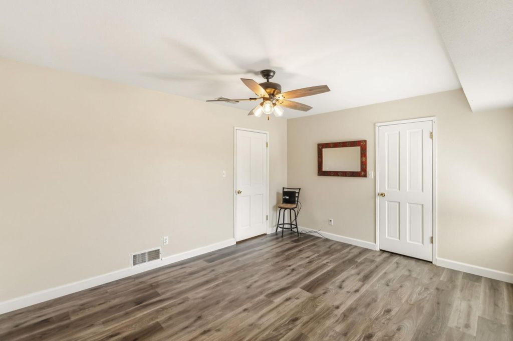 Image 13 of property listing at 5090 N College Avenue # 108, Fresno, CA 93704