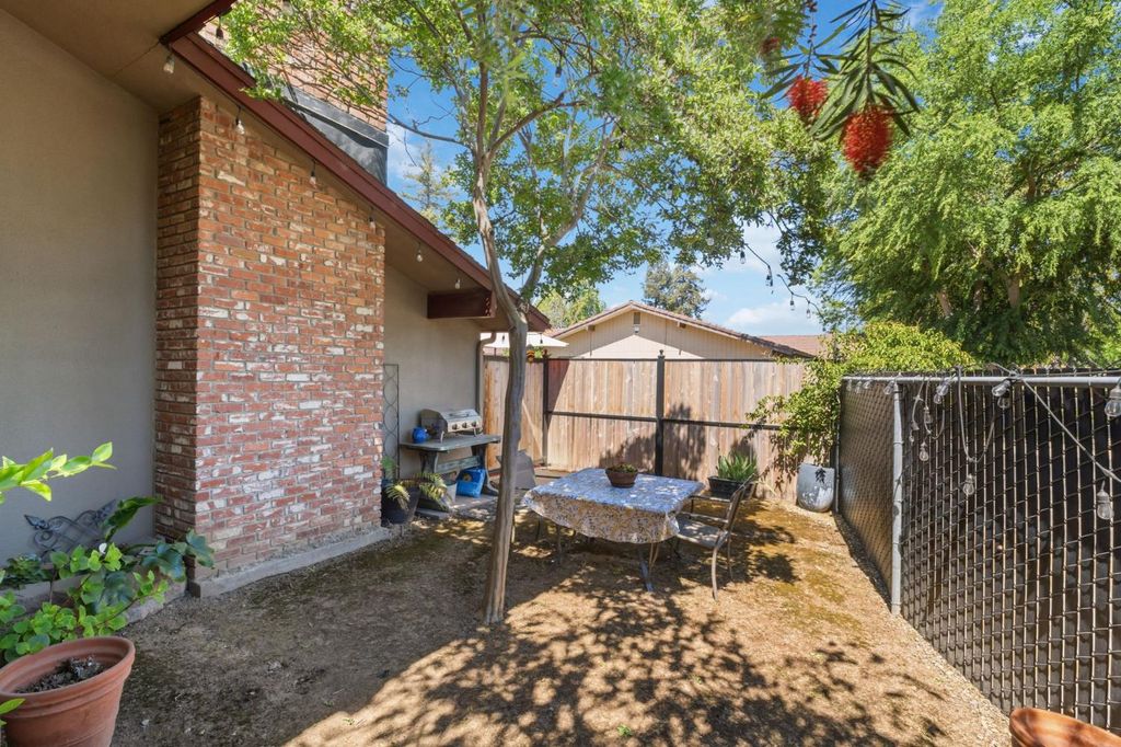 Image 21 of property listing at 5090 N College Avenue # 108, Fresno, CA 93704