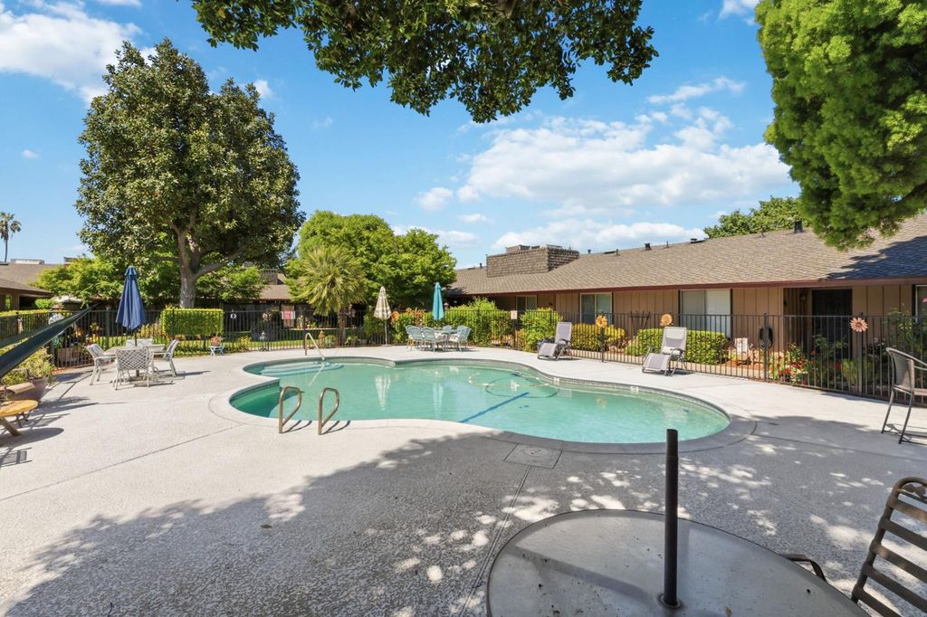 Image 22 of property listing at 5090 N College Avenue # 108, Fresno, CA 93704