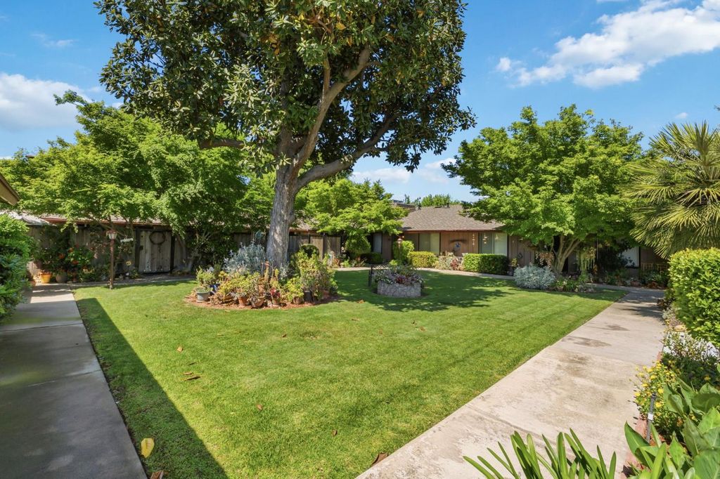 Image 24 of property listing at 5090 N College Avenue # 108, Fresno, CA 93704