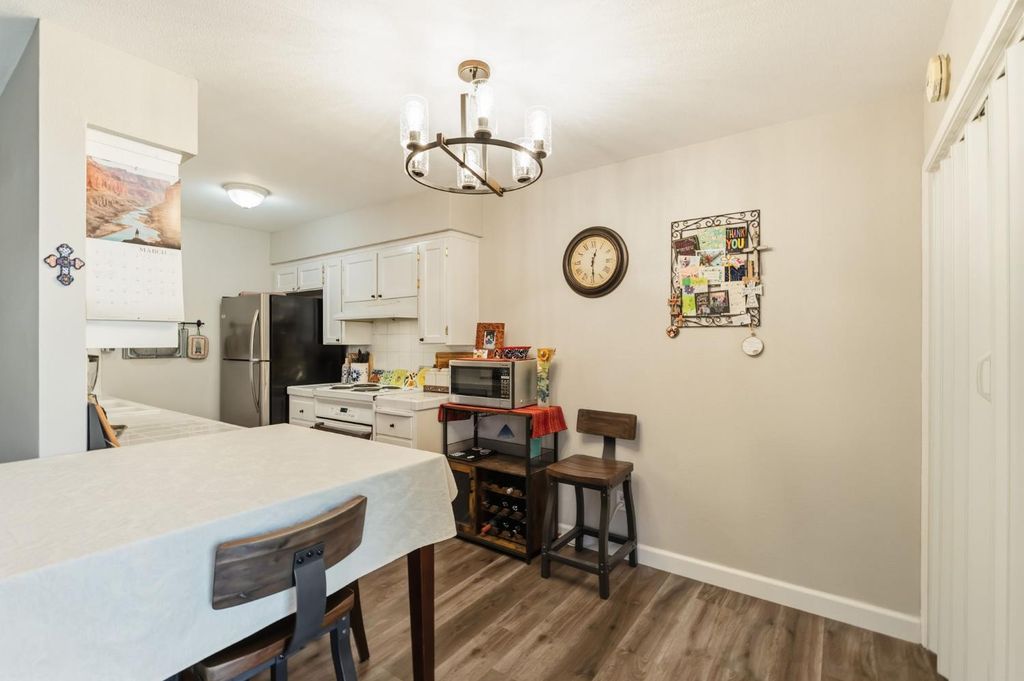 Image 6 of property listing at 5090 N College Avenue # 108, Fresno, CA 93704