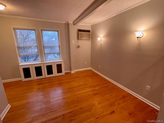 315 Vincent Avenue 2, Lynbrook, NY 11563