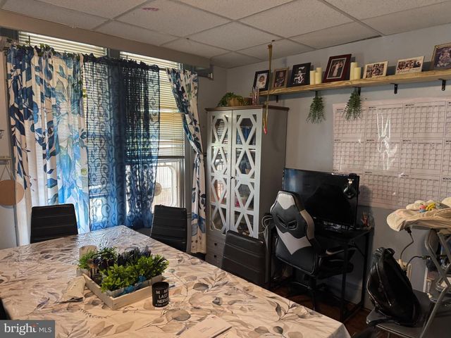 1431 W KING ST, York, PA 17404