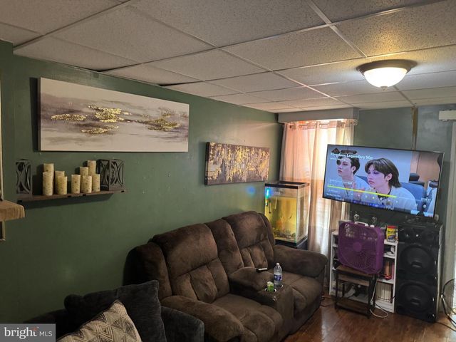 1431 W KING ST, York, PA 17404