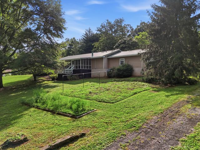 350 B Carden Street, Soddy Daisy, TN 37379