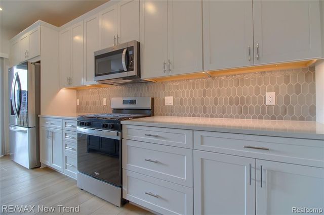 10703 Barrett, Plymouth, MI 48170