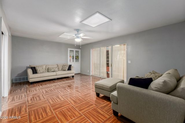 834 E VINE Avenue, Mesa, AZ 85204