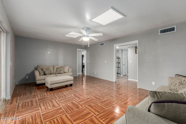 834 E VINE Avenue, Mesa, AZ 85204