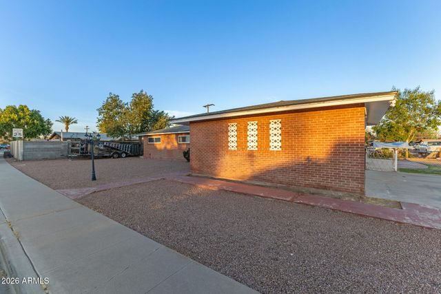 834 E VINE Avenue, Mesa, AZ 85204