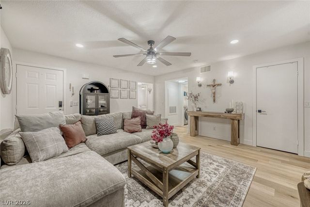 8005 Draco Circle 101, Las Vegas, NV 89128