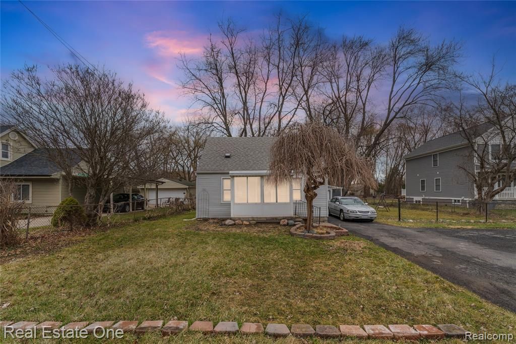 26170 Wick Road, Taylor, MI 48180