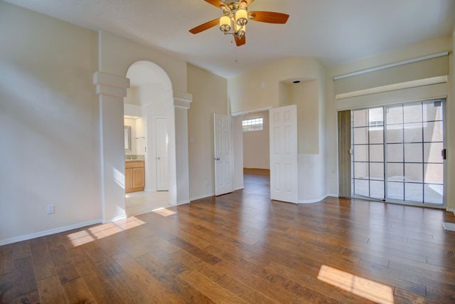 5724 Peppertree Place NE, Albuquerque, NM 87111