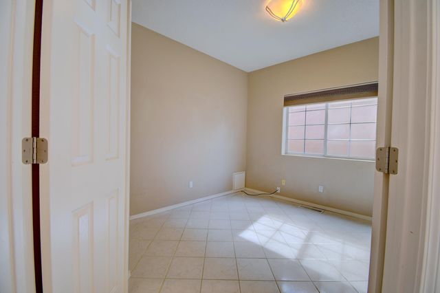 5724 Peppertree Place NE, Albuquerque, NM 87111