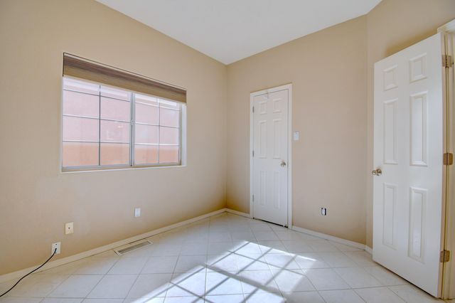 5724 Peppertree Place NE, Albuquerque, NM 87111