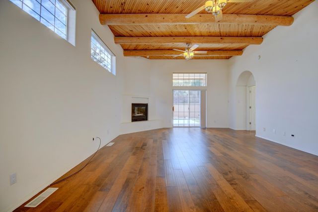 5724 Peppertree Place NE, Albuquerque, NM 87111
