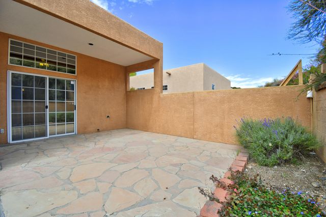 5724 Peppertree Place NE, Albuquerque, NM 87111
